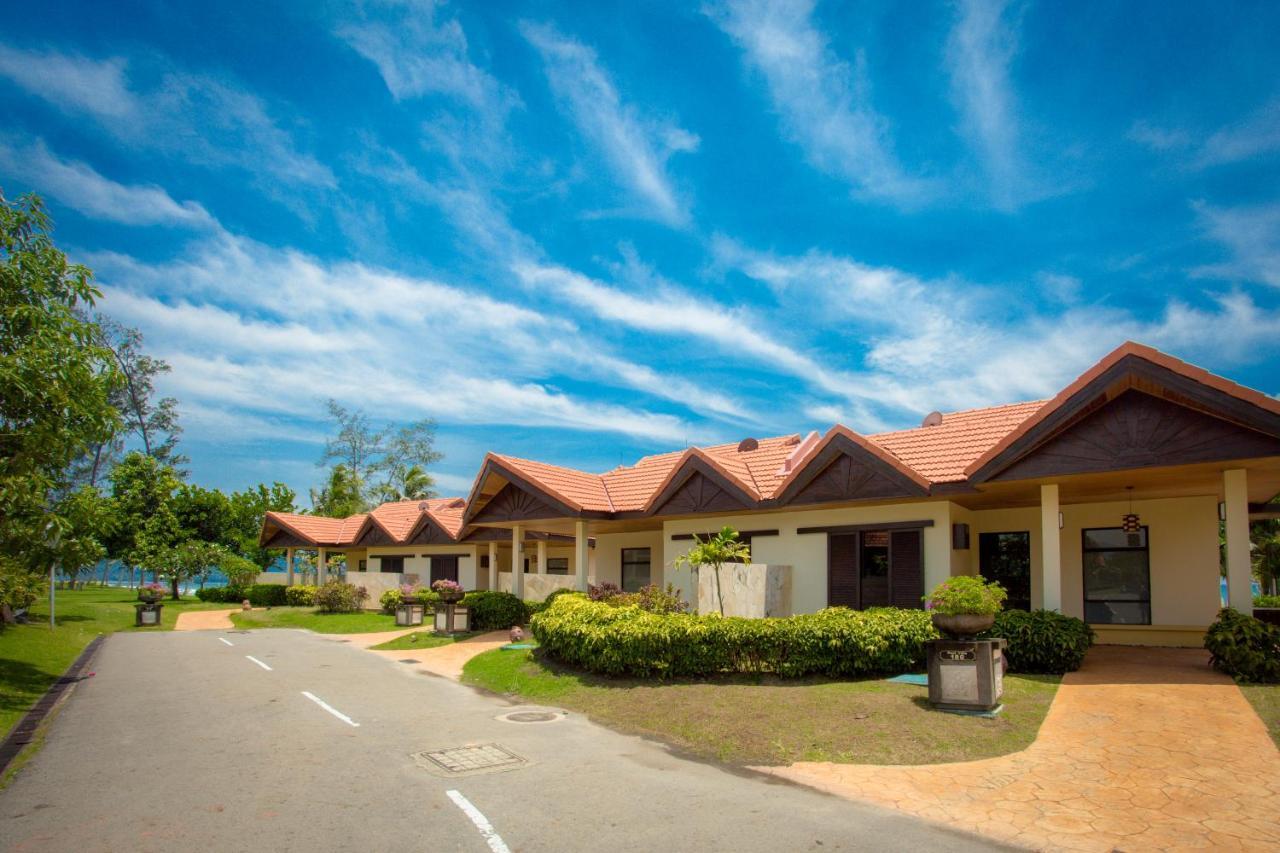 Borneo Beach Villas Kota Kinabalu Exterior foto